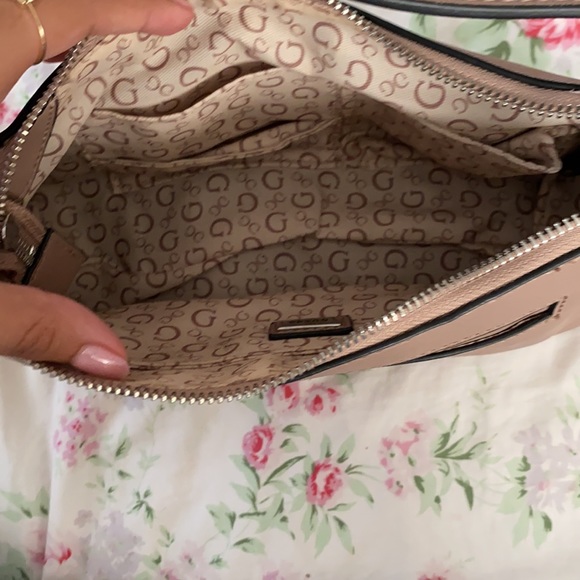 GUESS los angeles taupe shoulder bag, y2k style - Picture 4 of 5